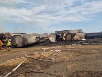 Екшън край влака в Пясъчево: Кражба, изстрели, гонка с каруца, катастрофа и бити полицаи