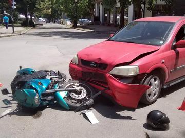 62-годишен моторист пострада при инцидент на кръстовището до Базовото