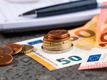 Близо 97% от работещите у нас се осигуряват на минимална заплата