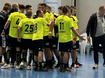 Хандбалният „Шумен“ спечели леко срещу „Осъм“ Ловеч