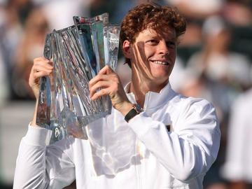 Синер показа нерви от стомана в голям финал, за да се нареди до Федерер и Джокович