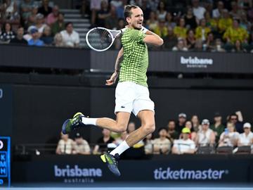 Медведев с обрат в Бризбън, докато палачът на Гришо си събра багажа