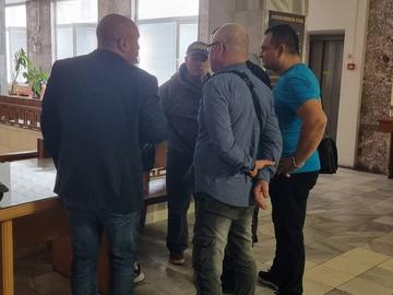 Домашен арест за трима от обвинените за побоя над шефа на полицията в Русе
