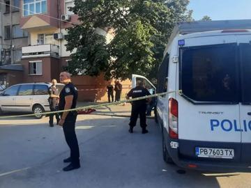 Мъж застреля съпругата си на пловдивска улица и опита да се самоубие