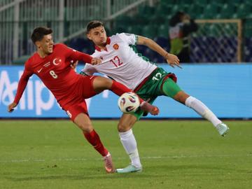 Национал подписа в Серия "А" и се превърна в най-скъпия защитник в историята на футбола ни