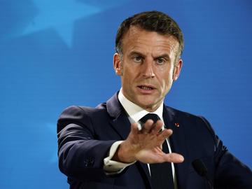 Макрон заяви, че само украинският президент Зеленски може да договори мир за страната си