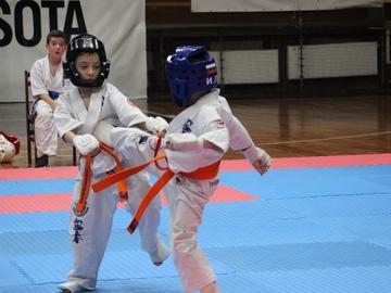 Над 100 деца от Шумен, Русе и Пловдив събра турнира по карате „Млади надежди”