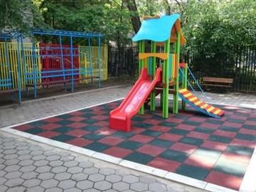 Тригодишно момиченце избяга от детска градина в центъра на София