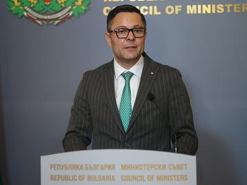 Правителството търси споразумение с "Литаско" за спора около активите на "Лукойл"