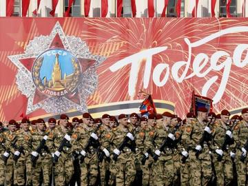 Любимият 9 май на Путин се превръща в малко интимно парти... без лидери