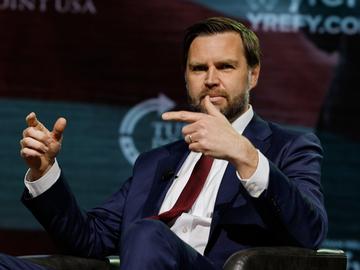 Ванс залага на "деликатен дипломатически балет" преди преговорите с Иран