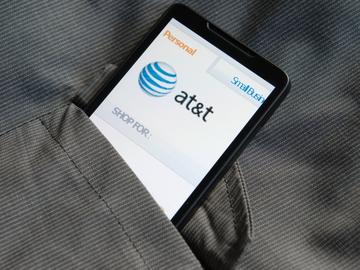 Кибер пробив в САЩ: Данните на милиони абонати на AT&T изтекоха онлайн