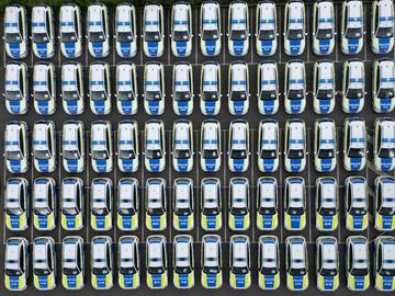 МВР купува 575 коли, 405 джипа и 285 мотора за над 126 млн. лева