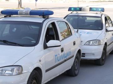 Хванаха 17-годишен зад волана на Мерцедес