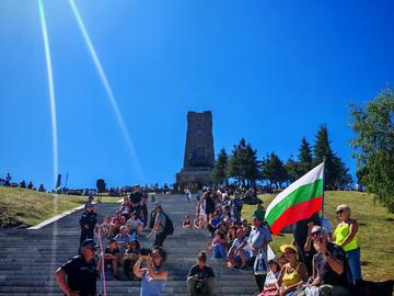 Военни почести и венци за годишнината от Шипченската епопея