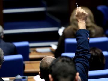 Вдигнаха възрастта за всички деяния по глава "Разврат", сексът с ненавършил 16 г. вече е престъпление