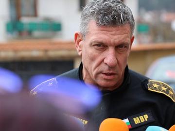 Кандев: Мъже с джипове са притиснали и заплашвали кандидат-депутат