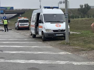 Арестуваха служители на ДАИ, поискали подкуп от шофьори, возещи техниката на Роби Уилямс