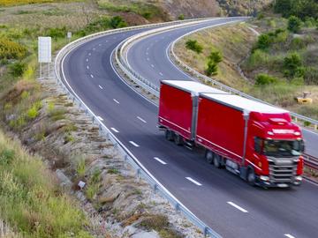 Ограничава се движението на камиони над 20 т по определени участъци в 8 области заради високи температури