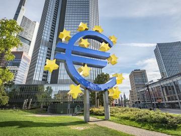 Инфлацията в еврозоната се задържа на 2%