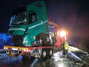 Румънски ТИР катастрофира край Венец