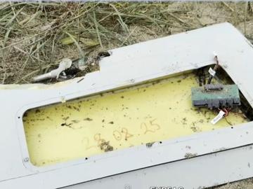 Морето изхвърли части от военен дрон на плажа в Крайморие