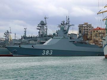 Украйна удари най-модерния патрулен кораб на Черноморския флот