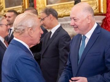 Росен Желязков разговаря с крал Чарлз III в Лондон и го покани в България
