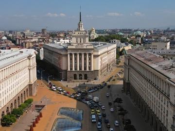 Сградите на Народното събрание и на Министерския съвет ще бъдат осветени в цветовете на украинското знаме