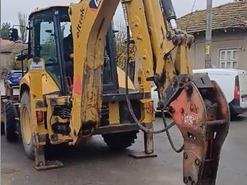 Символината първа копка. нимка: Пресцентър на Община Шумен