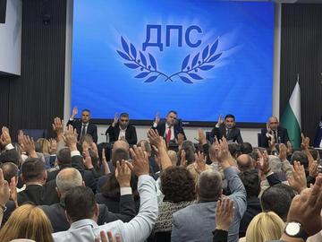 Пеевски извади Цонев и Анастасов от ръководството на ДПС