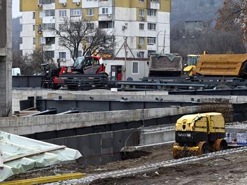 На обекта в момента се работи услено