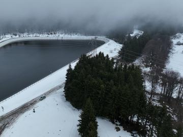 Мъжът, открил телата в хижа "Петрохан", е напуснал България
