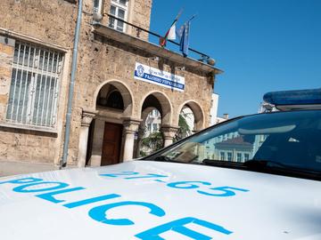 Задържаха двама мъже за закана за убийство към жените им