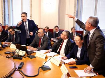 Опозицията блокира със скандал опит за по-ранно гледане на бюджета в комисията на НС