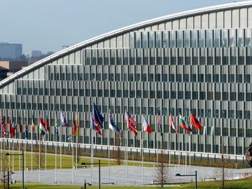 "Отговорът ще бъде съкрушителен. Точка". НАТО отговори на Путин