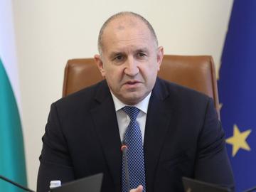 Свиване на дефицита и намаляване на разходите: Кабинетът праща новия бюджет в Брюксел