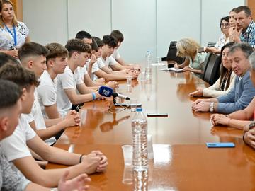 Кметът на Шумен посрещна отбора на ППМГ „Нанчо Попович“, който бе на Световно ученическо първенство по баскетбол