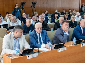„Комуникационна грешка“: Съветниците оттеглиха искането си за възнаграждения без труд