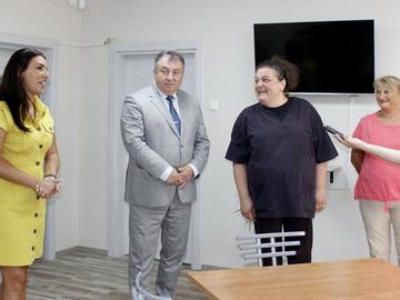 Основната зала в Центъра за социална рехабилитация и интеграция за хора с физически увреждания е вече изцяло ремонтирана.