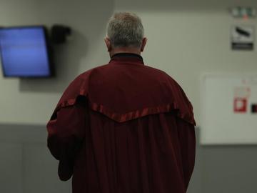 Съдът остави в ареста петимата, задържани за фалшивите 1,2 млн. евро