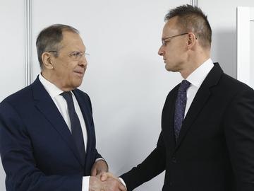 Сиярто предложил на Лавров да му изпрати документ за присъединяването на Украйна към ЕС