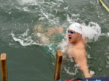 Цанко Цанков взе сребро на Световното по зимно плуване във Финландия