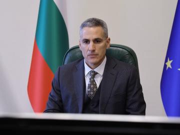 Гюров: Водата е задържана да „избухне“ при служебния кабинет, а сметките за ток не са изненада