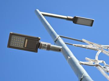 Новите улични лампи изгасват сами след 12 часа работа