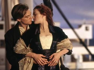 Кейт Уинслет: Сцената с целувката в „Титаник“ беше кошмарна