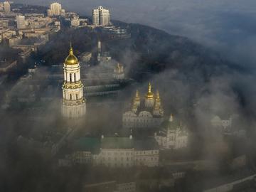 Парламентът на Украйна прие закон, забраняващ дейността на свързаната с Русия Украинска православна църква