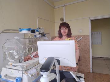 Ученици събраха пари и дариха кардиоехограф за шуменските бебета