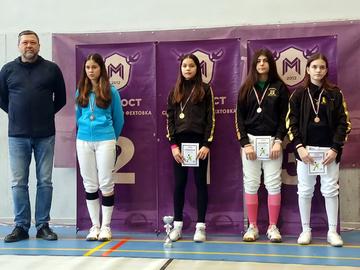 18 медала за рапиристите от Шумен от турнира за купа „София“