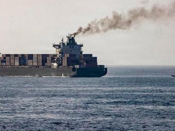 Морски пехотинци на САЩ взеха на абордаж търговски кораб в Арабско море